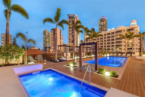 Queensland Hotel Review .